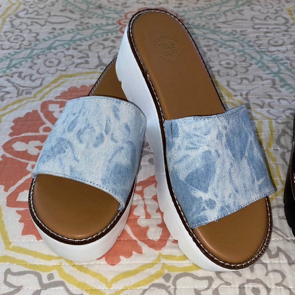 2 pairs of True Craft Sandals